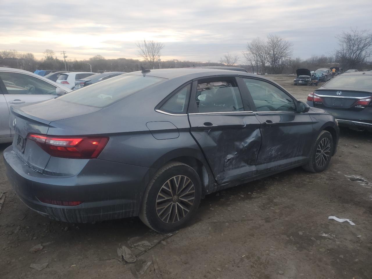 2021 Volkswagen Jetta - Image 3