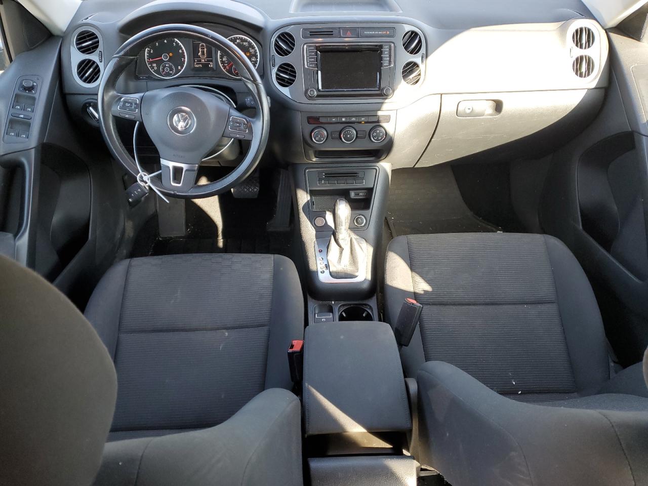2018 Volkswagen Tiguan - Image 8