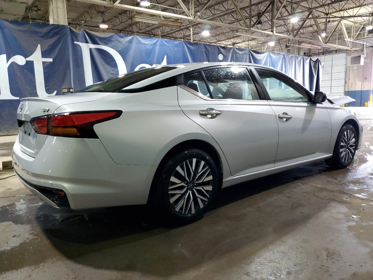 2024 Nissan Altima - Image 3