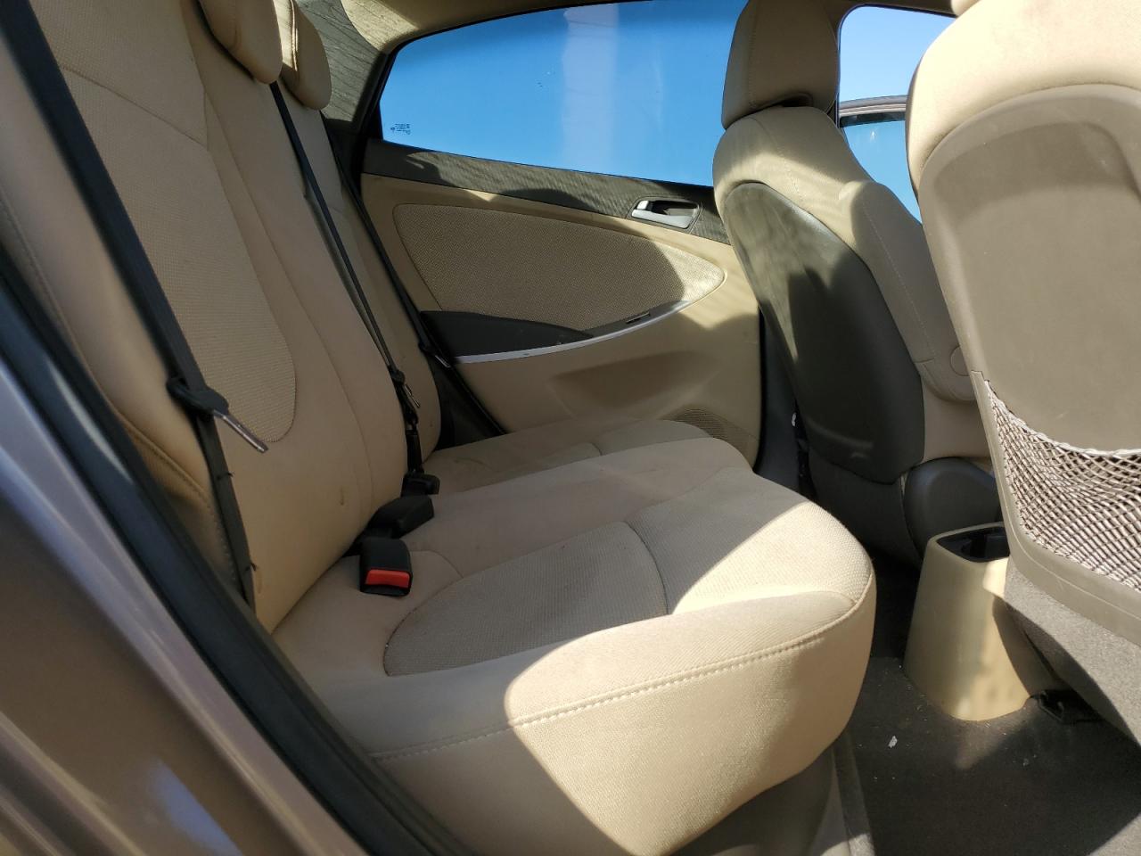 2014 Hyundai Accent - Image 10