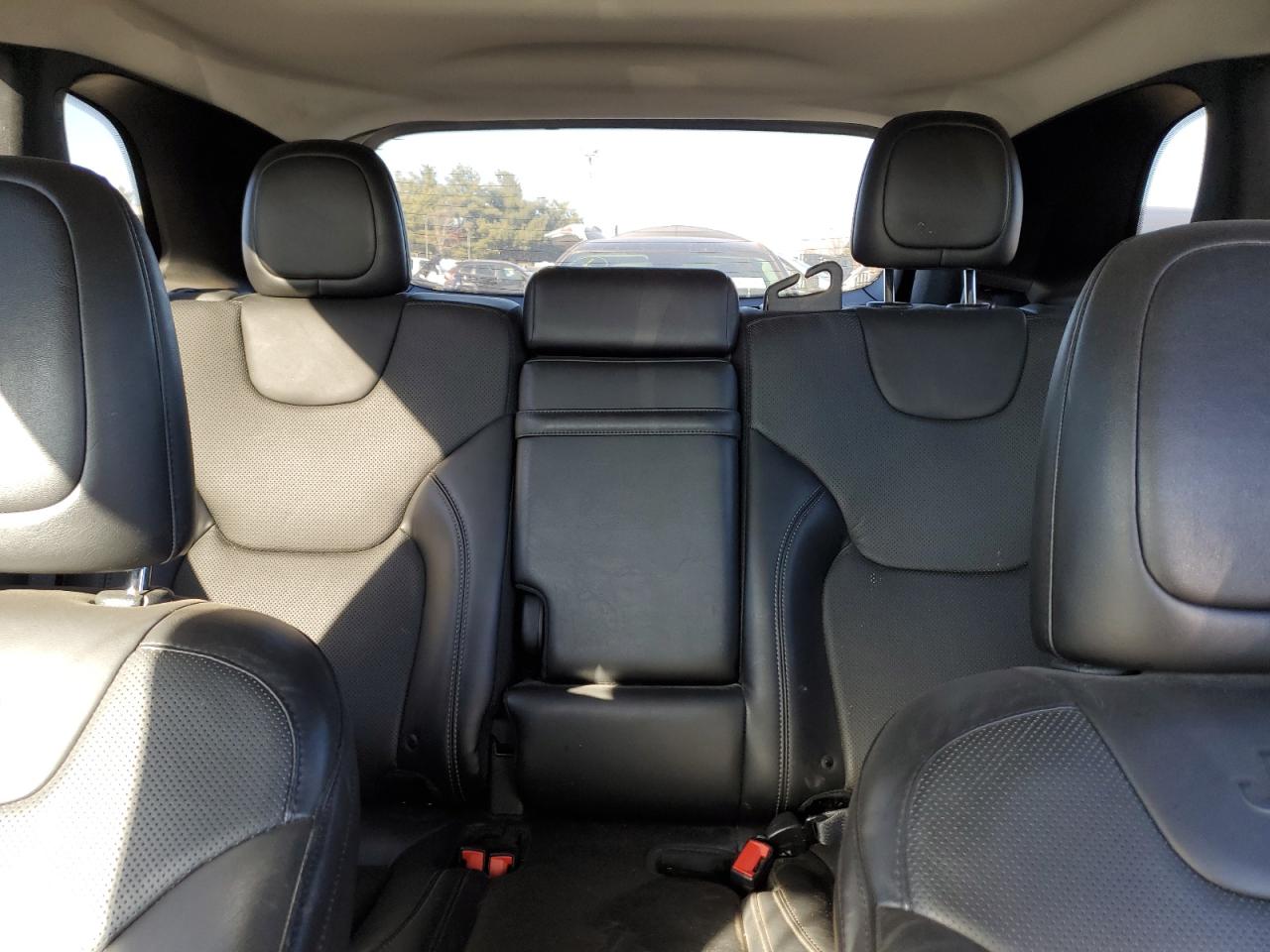 2019 Jeep Grand Cherokee - Image 10