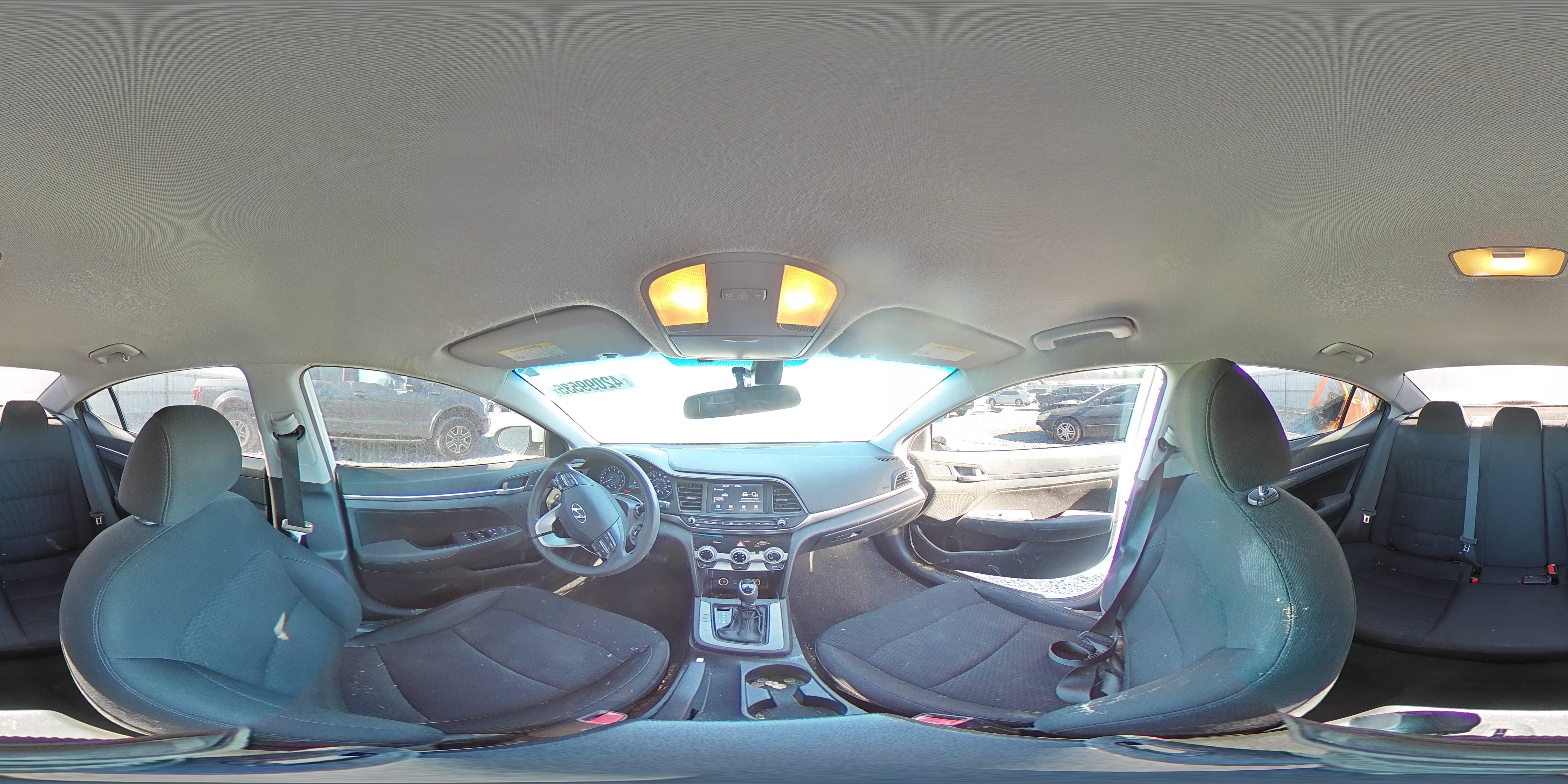 2019 Hyundai Elantra - Image 13
