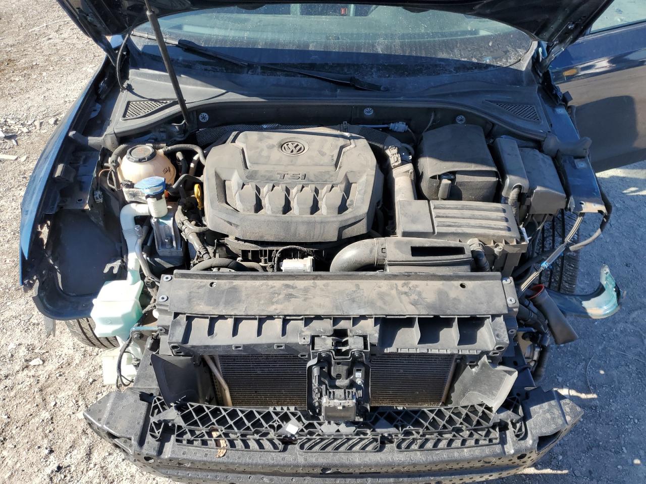 2018 Volkswagen Passat - Image 11