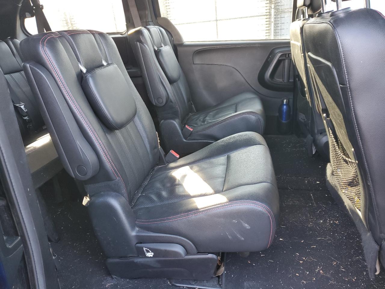 2016 Dodge Caravan - Image 11