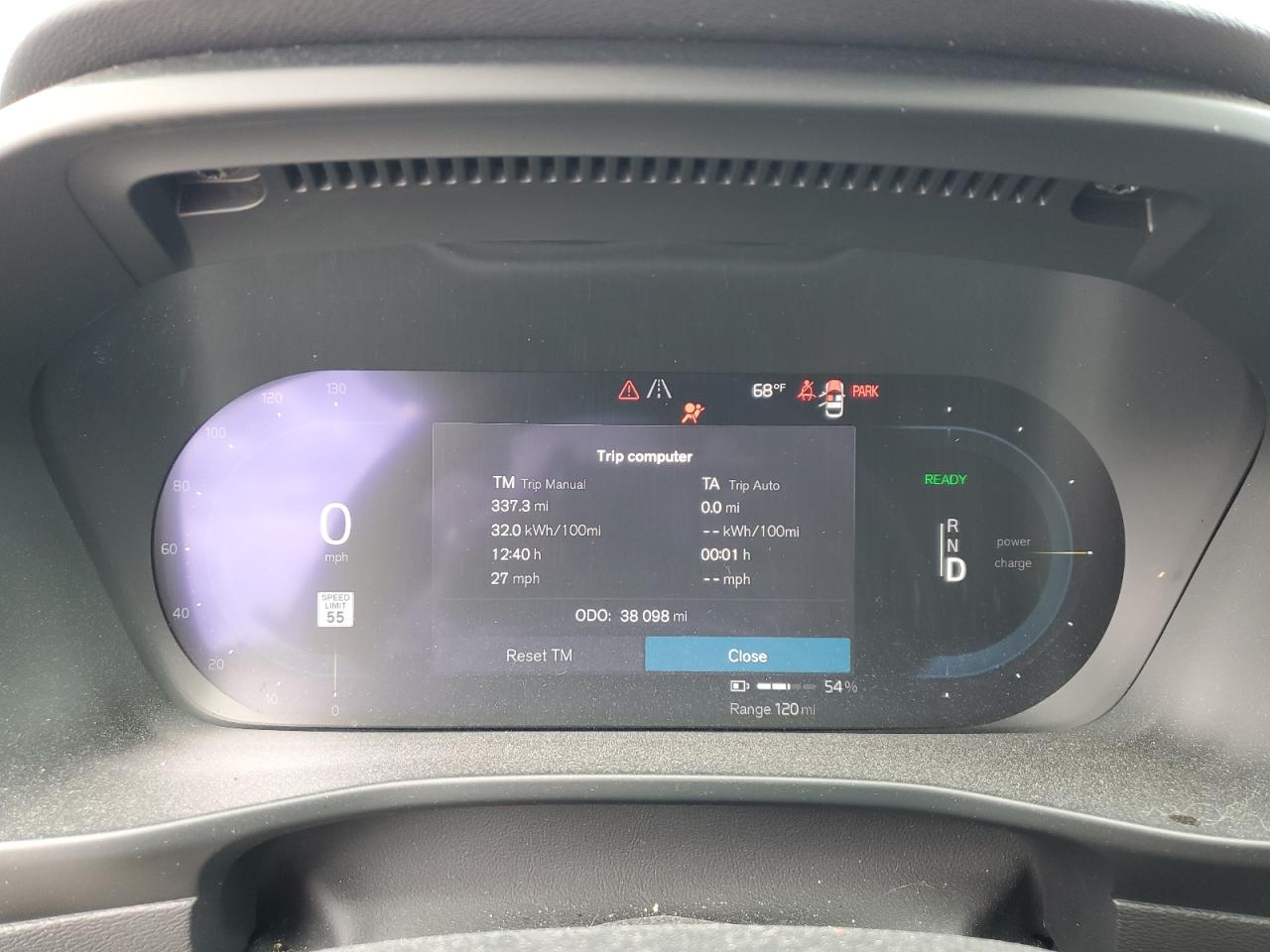 2023 Volvo XC40 - Image 9