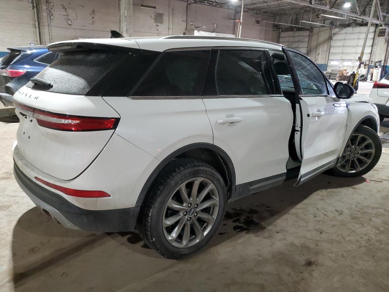 2020 Lincoln Corsair - Image 3