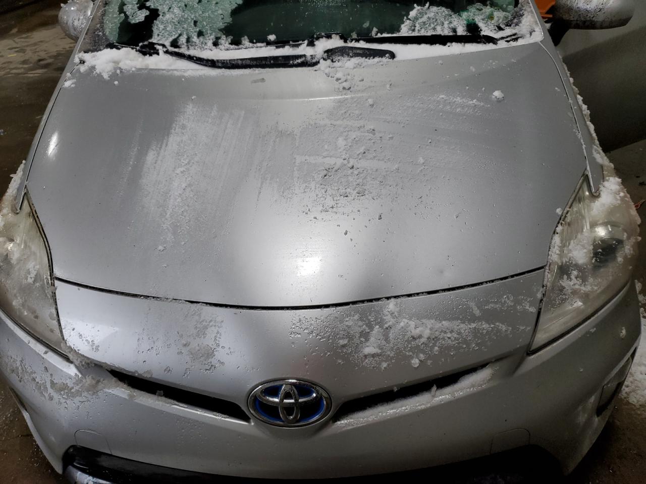 2013 Toyota Prius - Image 11
