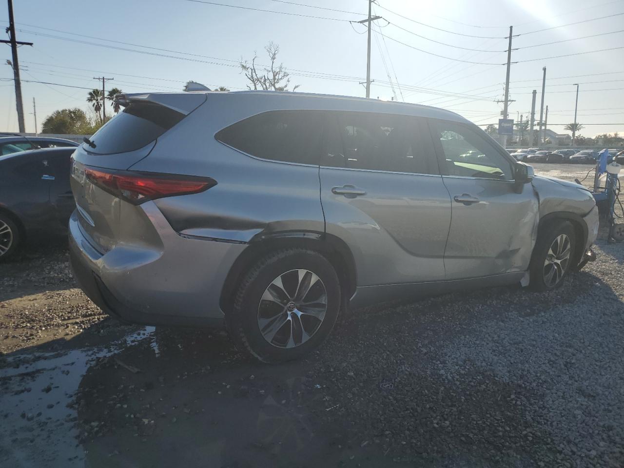 2020 Toyota Highlander - Image 3