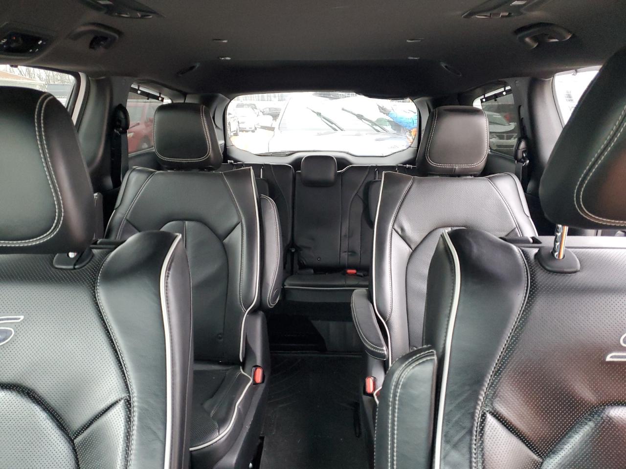 2019 Chrysler Pacifica - Image 10