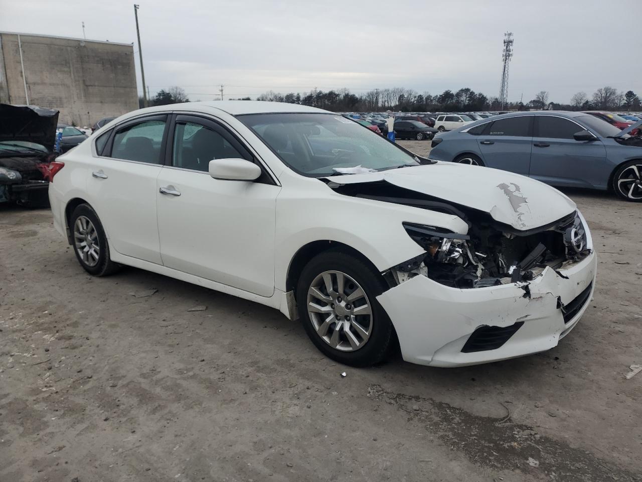 2016 Nissan Altima - Image 4