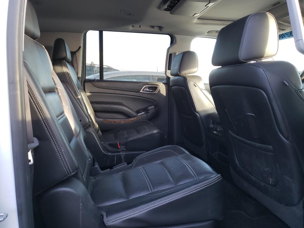 2016 GMC Yukon - Image 11