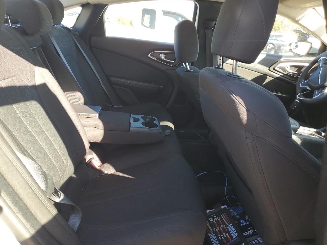 2016 Chrysler 200 - Image 10
