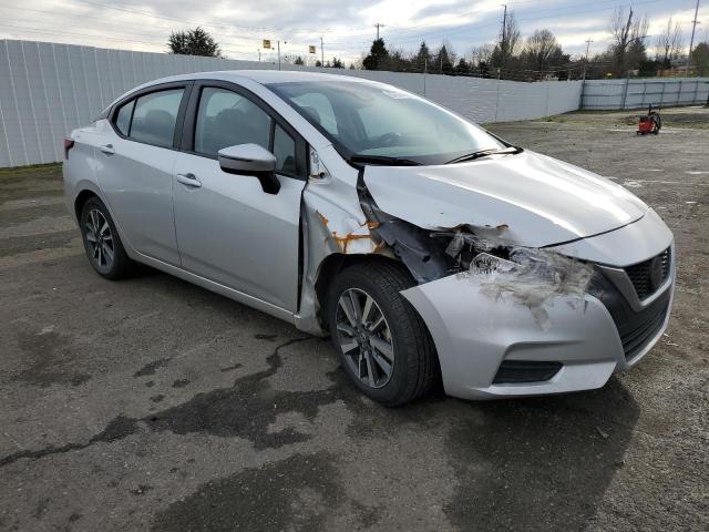  NISSAN VERSA 2021 Сріблястий