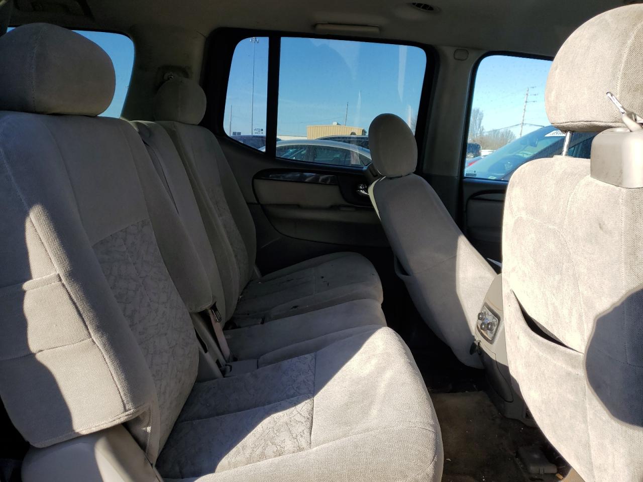 2005 GMC Envoy - Image 11