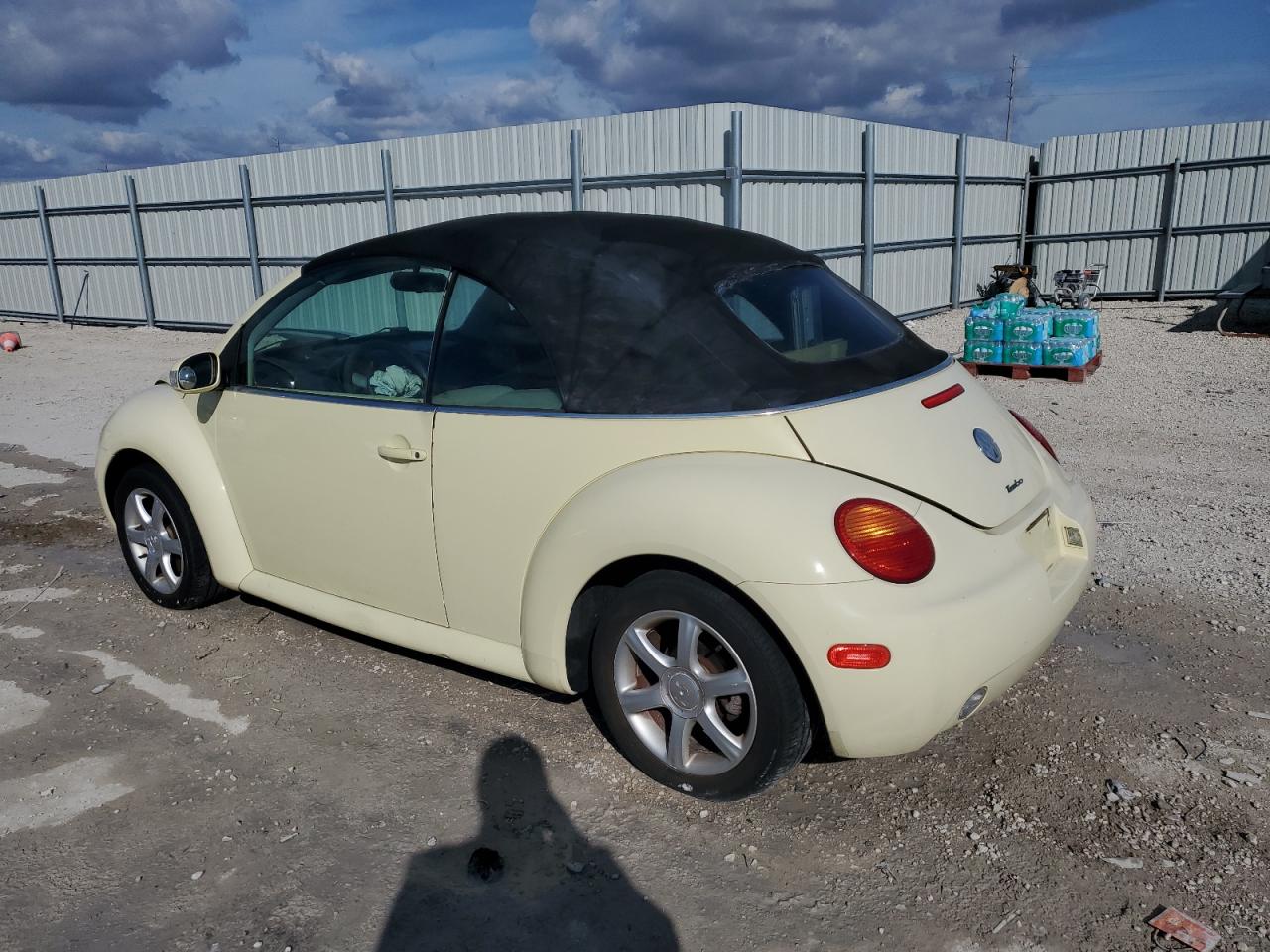 2004 Volkswagen Beetle - Image 2