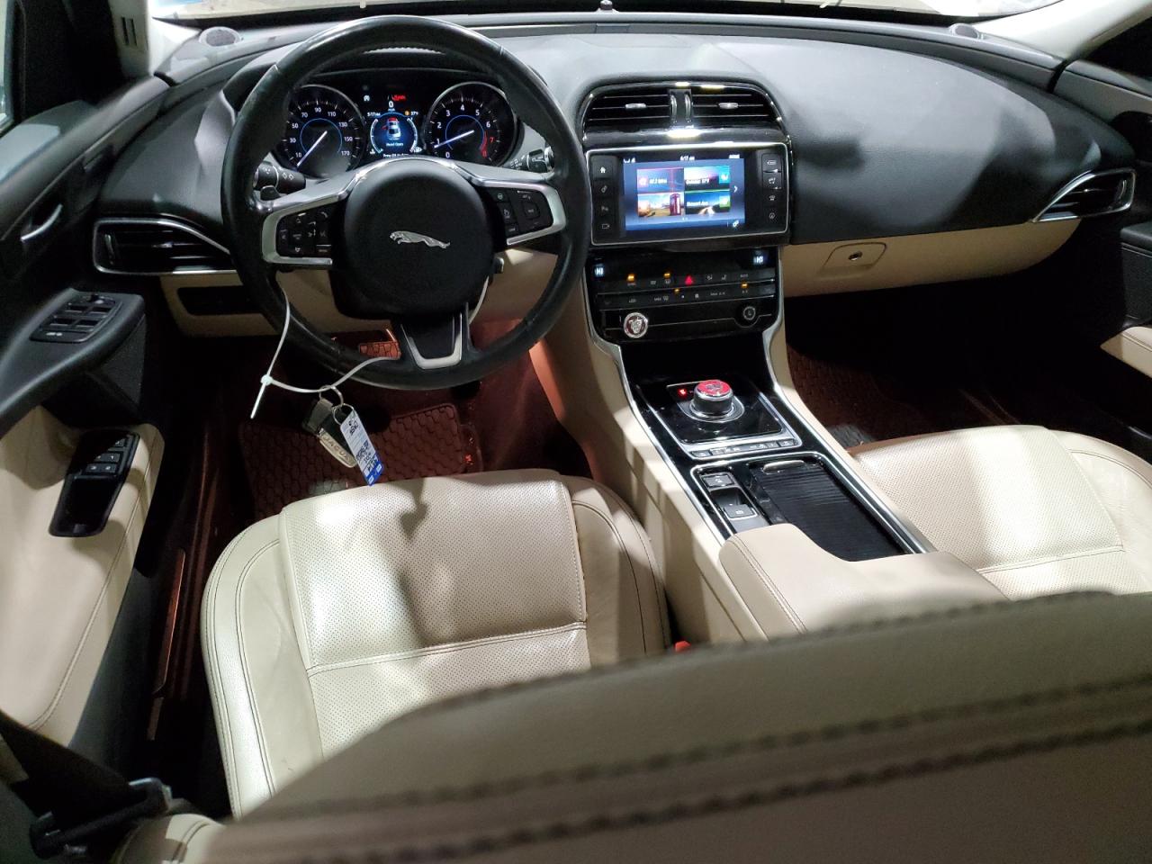 2018 Jaguar XE - Image 8