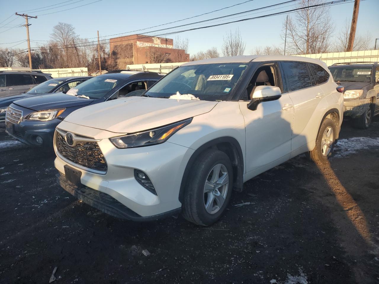 2022 Toyota Highlander - Image 1