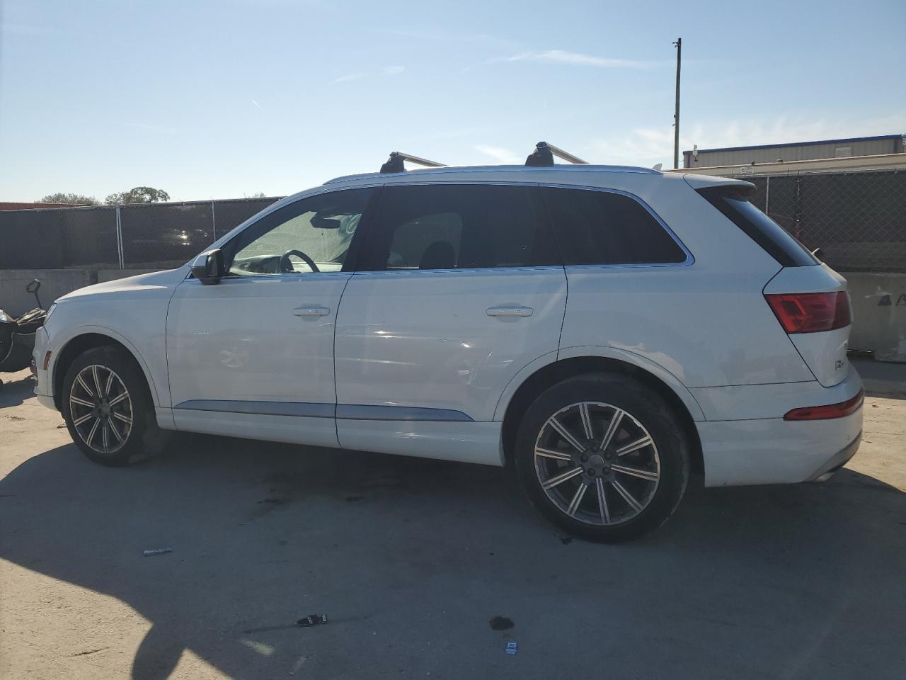 2017 Audi Q7 - Image 2