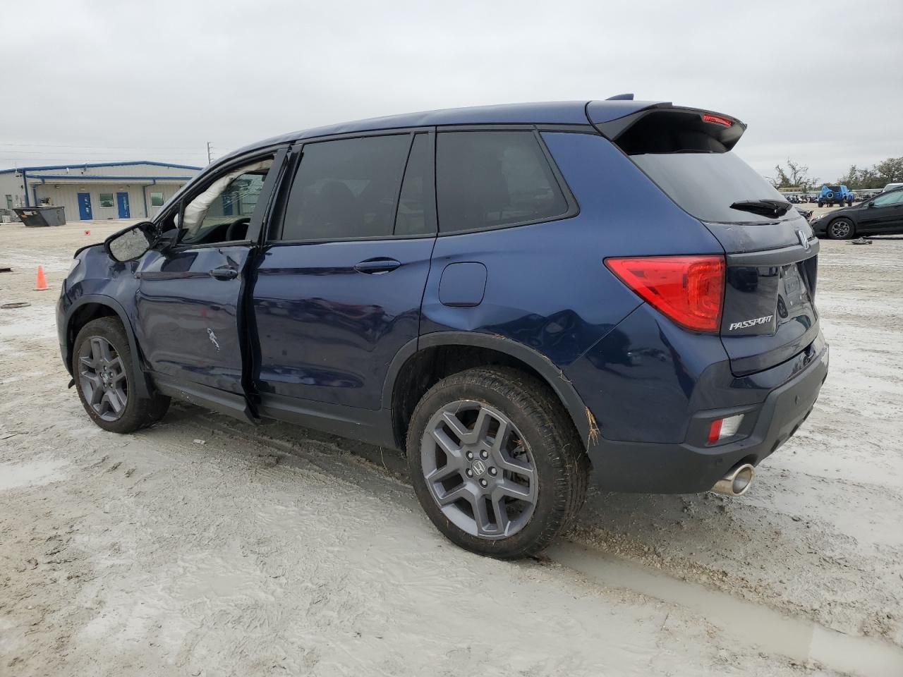 2022 Honda Passport - Image 2