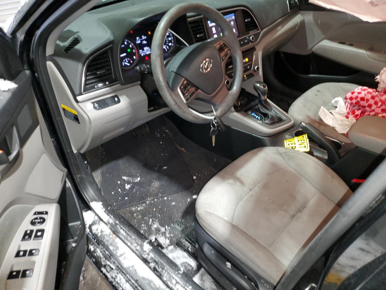 2017 Hyundai Elantra - Image 8