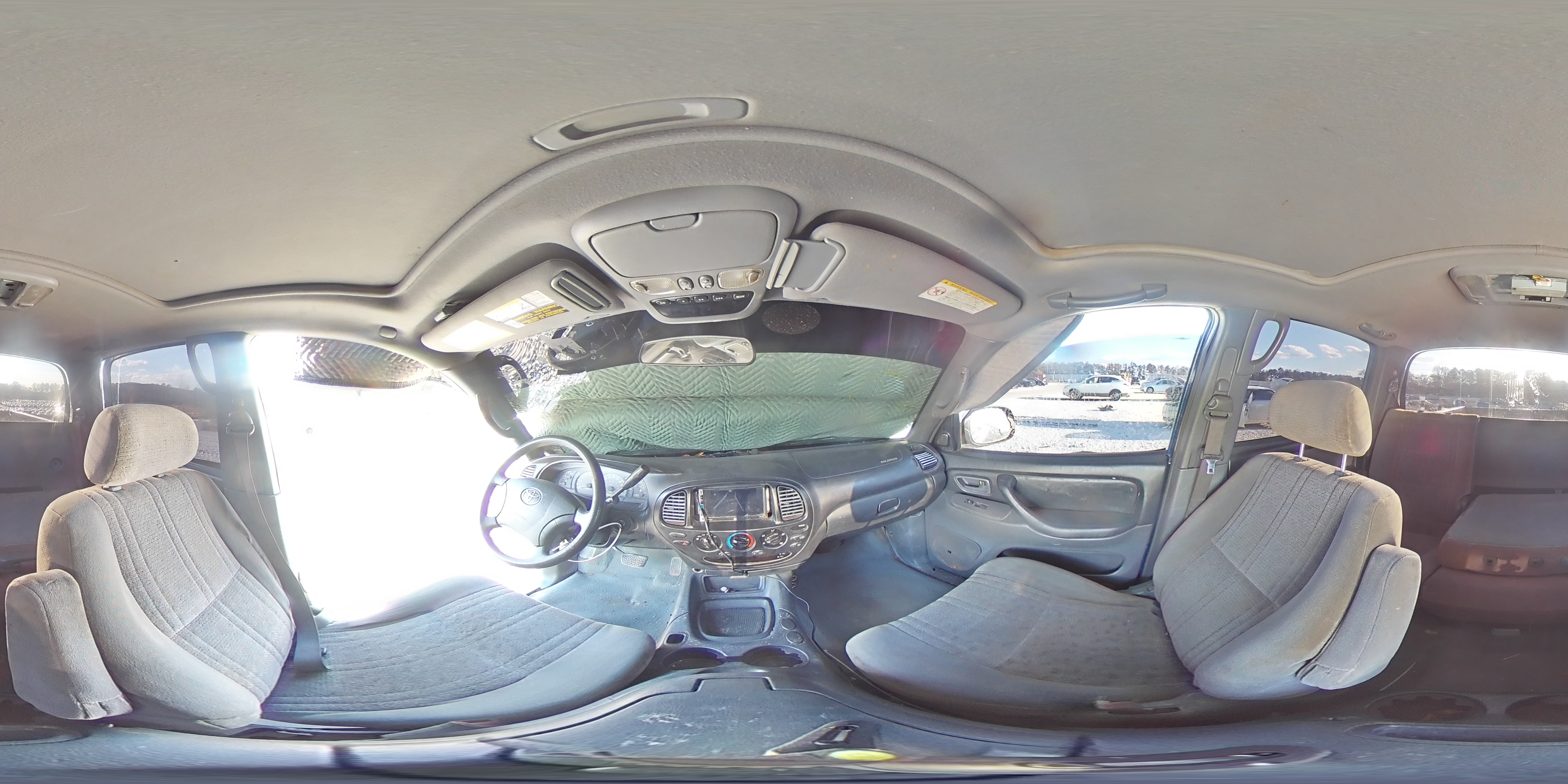 2004 Toyota Tundra - Image 13
