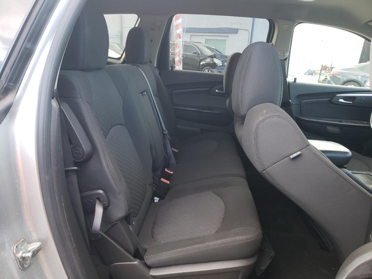 2011 Chevrolet Traverse - Image 11