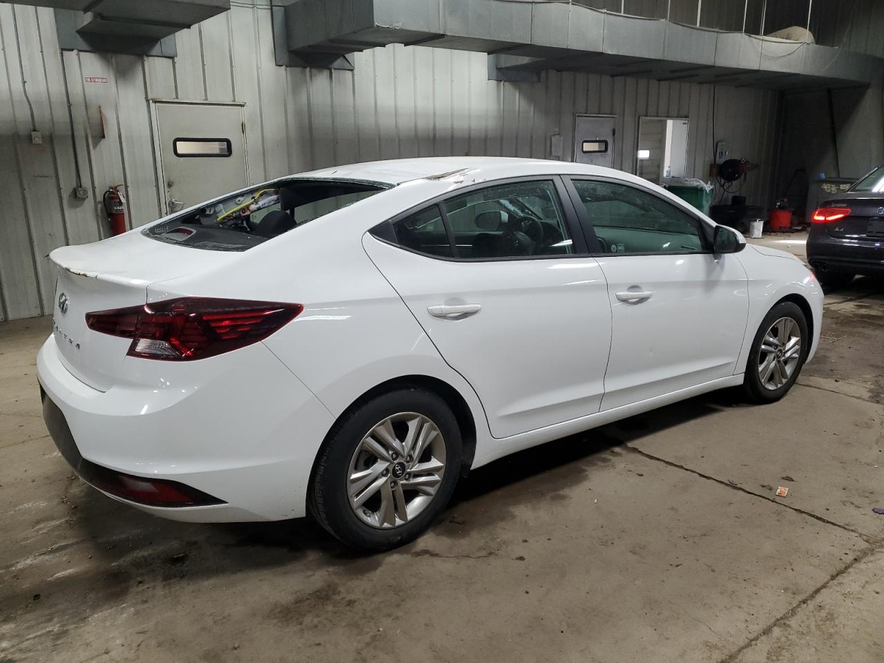 2020 Hyundai Elantra - Image 3