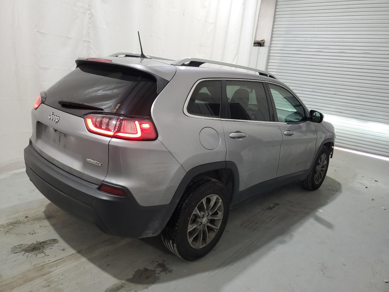 2019 Jeep Grand Cherokee - Image 3