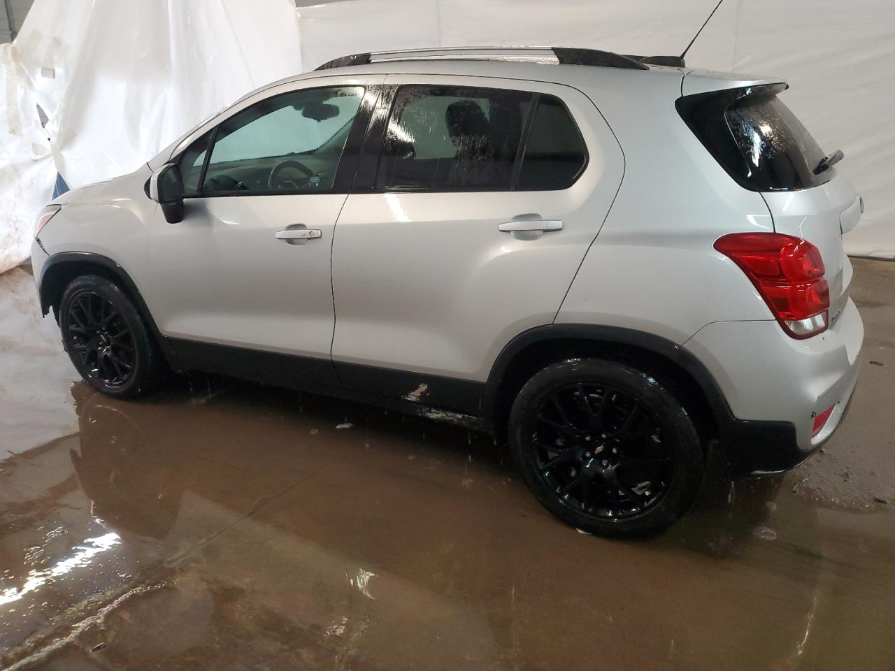 2021 Chevrolet Trax - Image 2