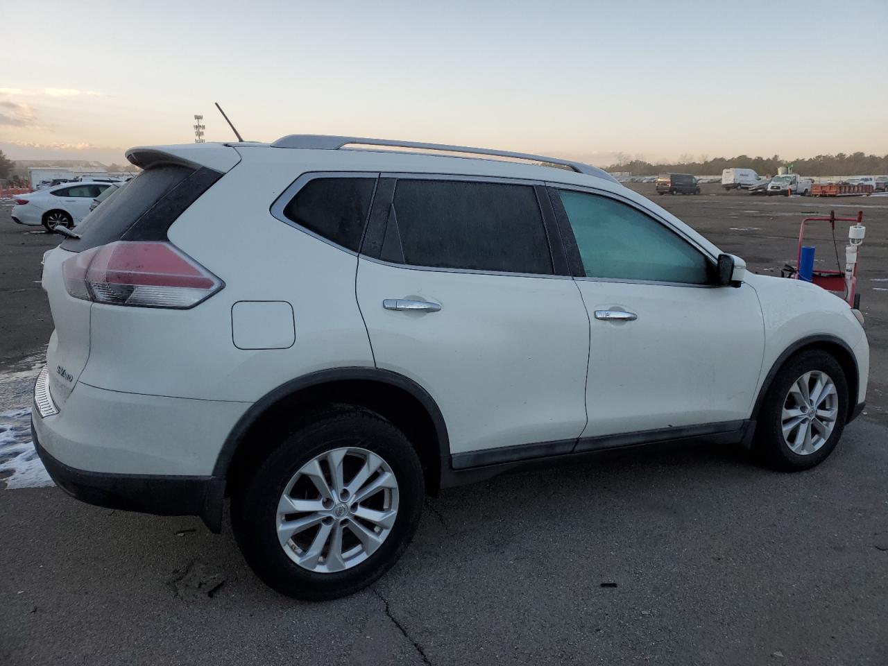 2015 Nissan Rogue - Image 3