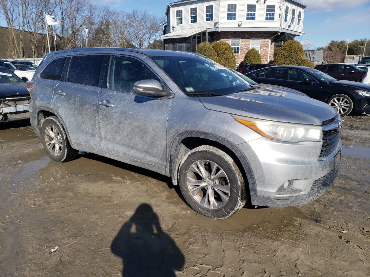 2015 Toyota Highlander - Image 4