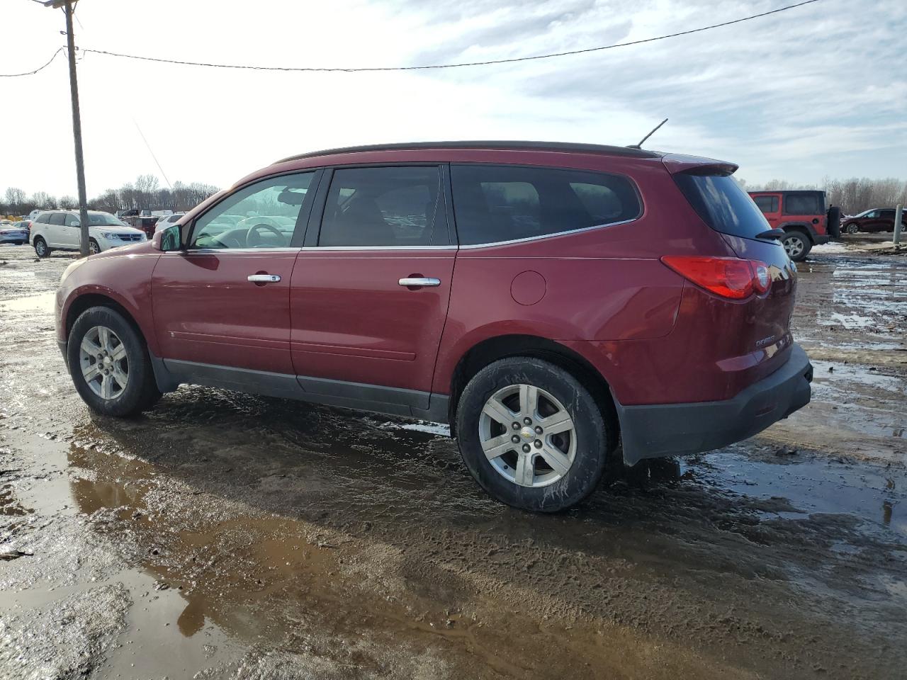 2010 Chevrolet Traverse - Image 2