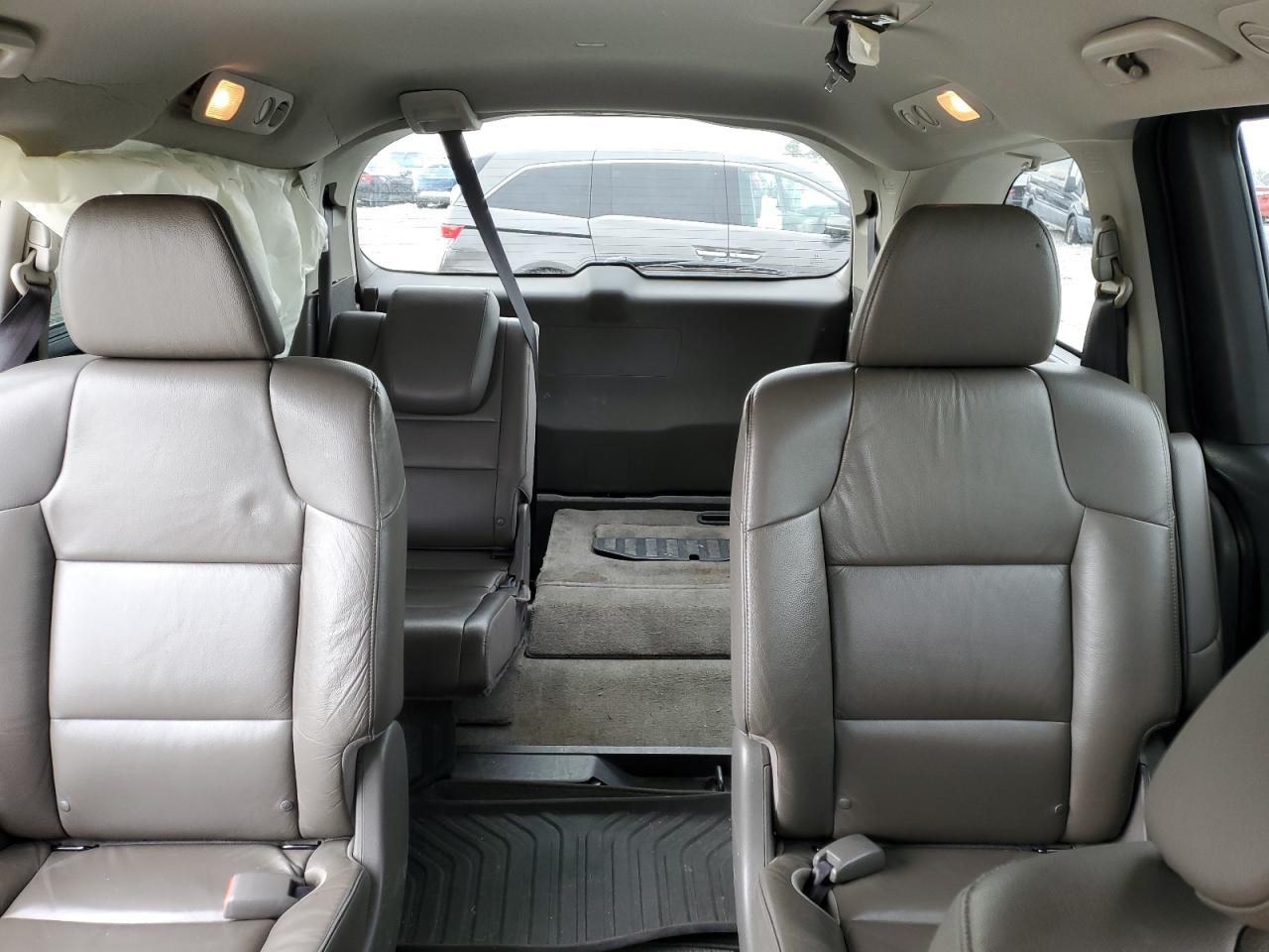 2012 Honda Odyssey - Image 10