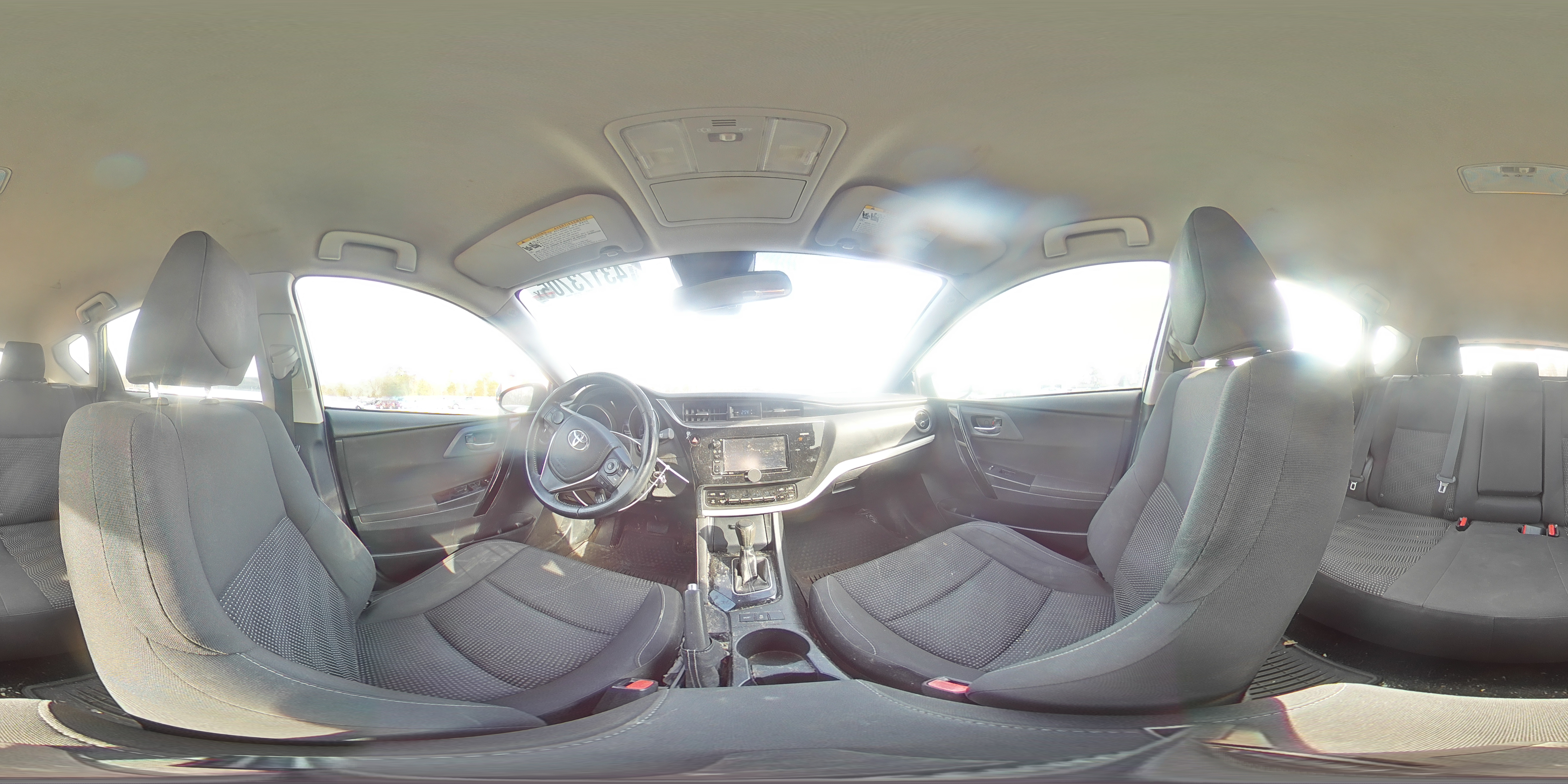 2018 Toyota Corolla - Image 13
