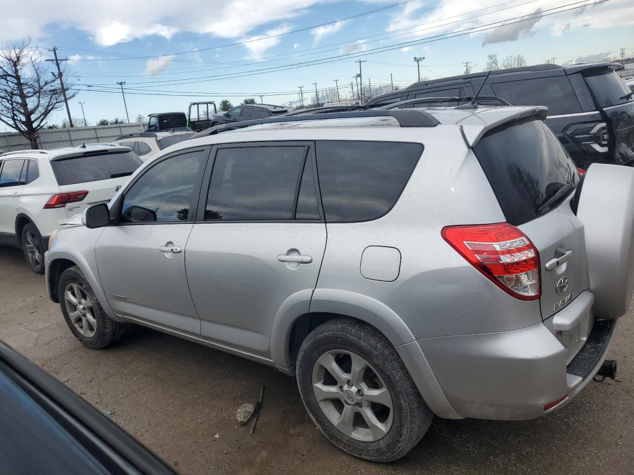 2011 Toyota RAV 4 - Image 2