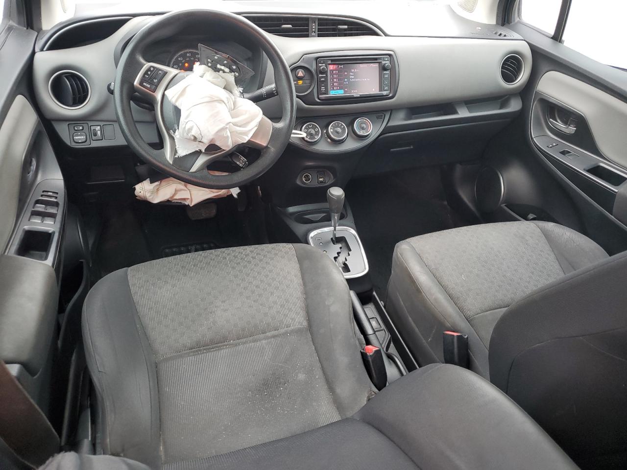 2015 Toyota Yaris - Image 8
