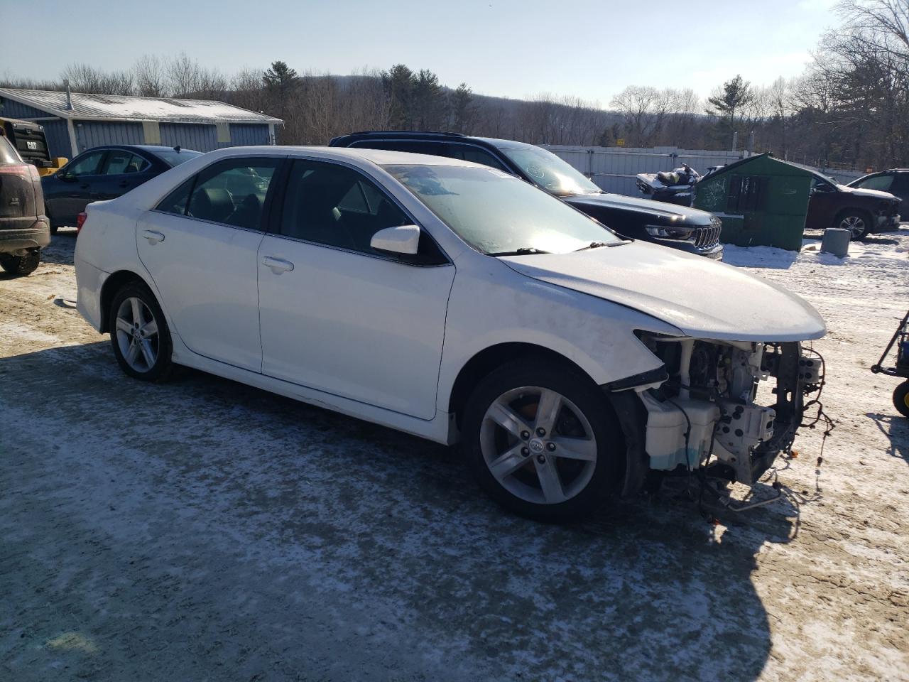 2014 Toyota Camry - Image 4