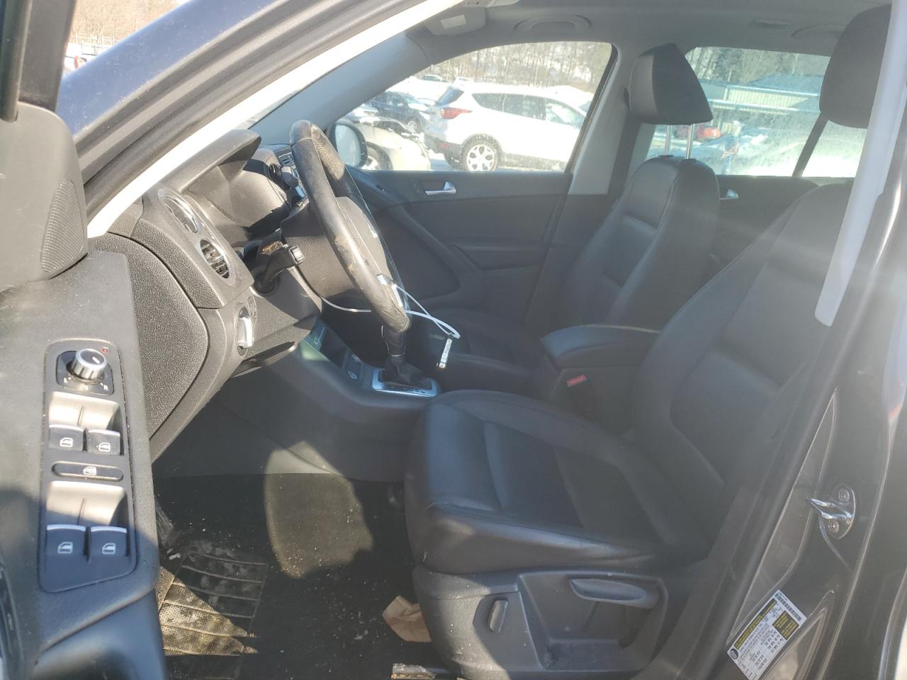 2015 Volkswagen Tiguan - Image 7