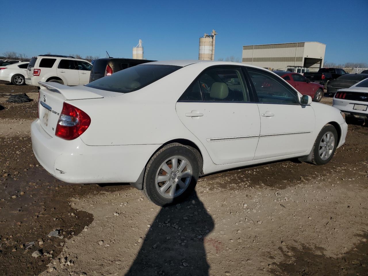 2003 Toyota Camry Le VIN: 4T1BF32K73U039541 Lot: 42924075