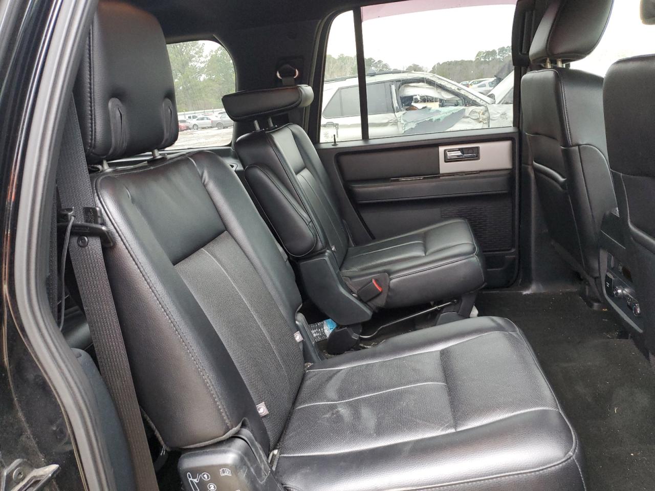 2016 Ford Expedition - Image 11