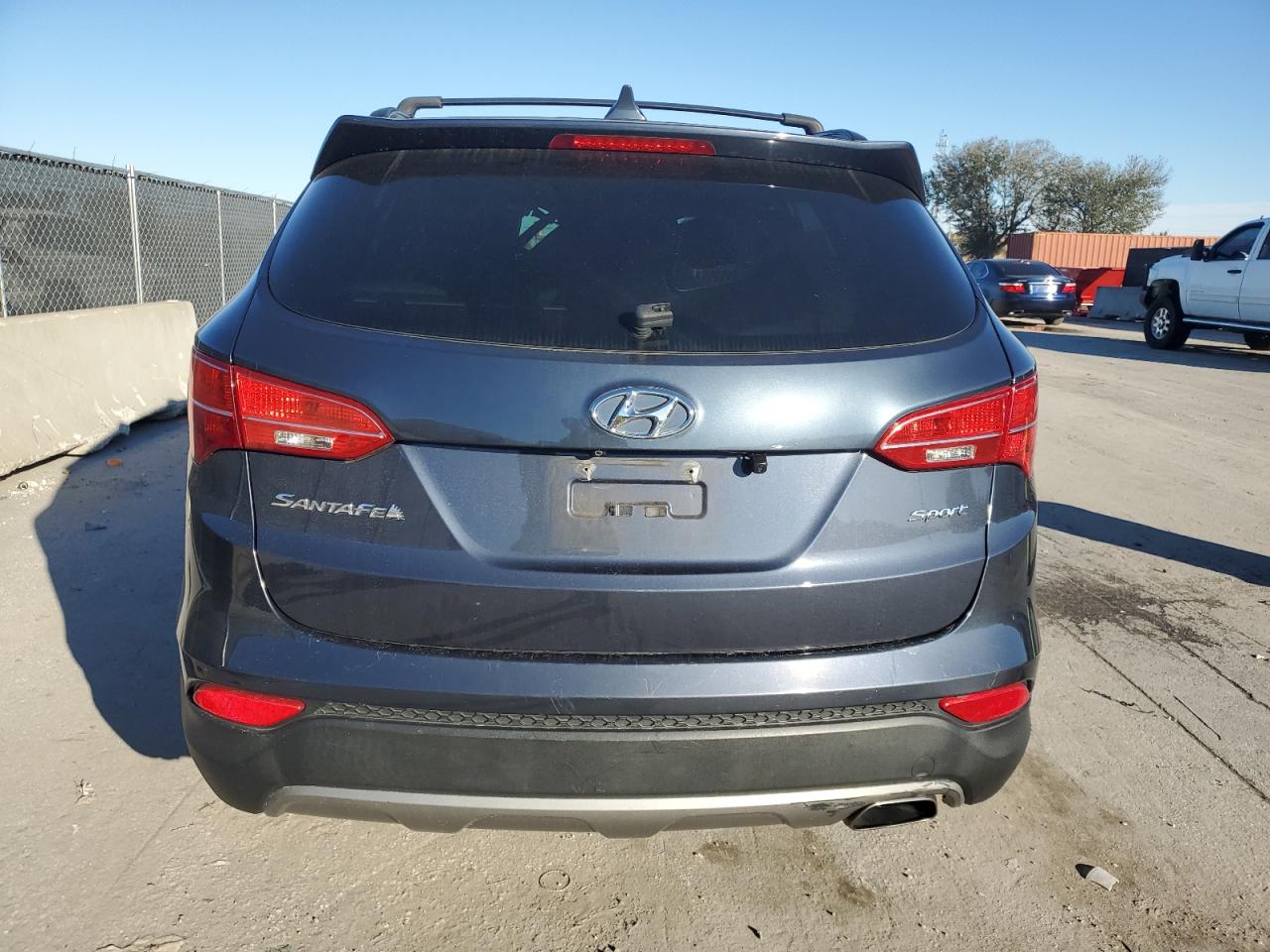 2016 Hyundai Santa Fe - Image 6