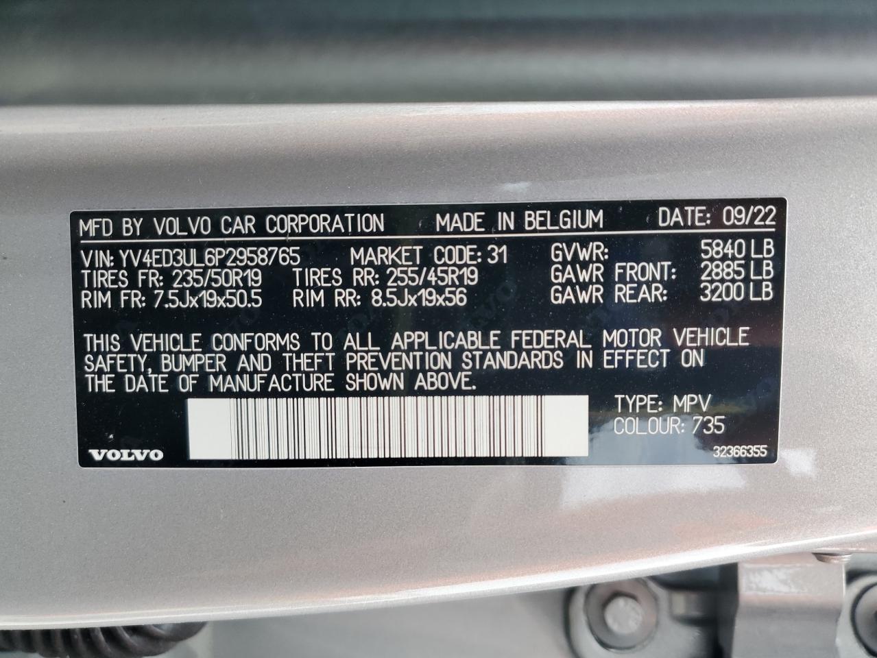 2023 Volvo XC40 - Image 13