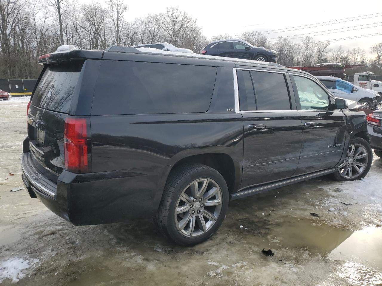 2015 Chevrolet Suburban - Image 3