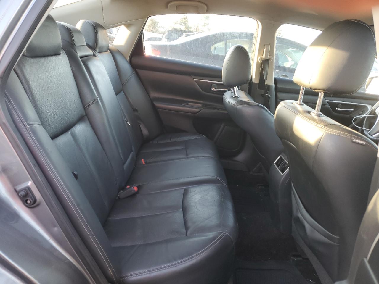 2018 Nissan Altima - Image 10