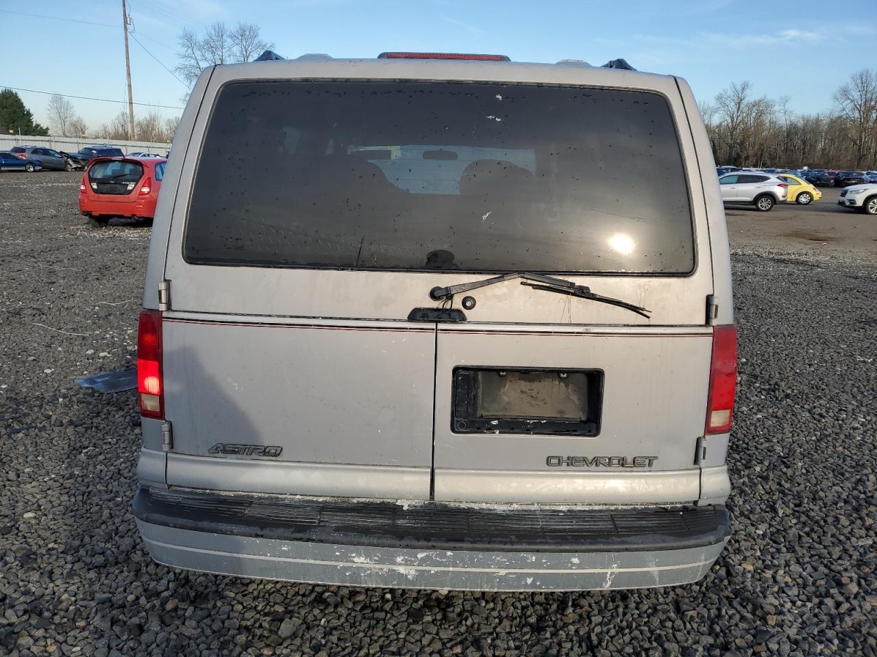 1999 Chevrolet Astro - Image 6