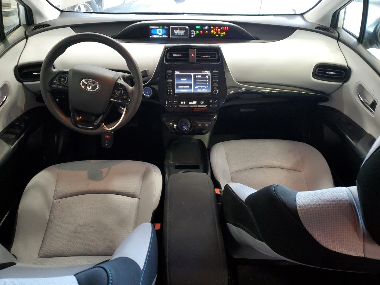 2022 Toyota Prius - Image 8