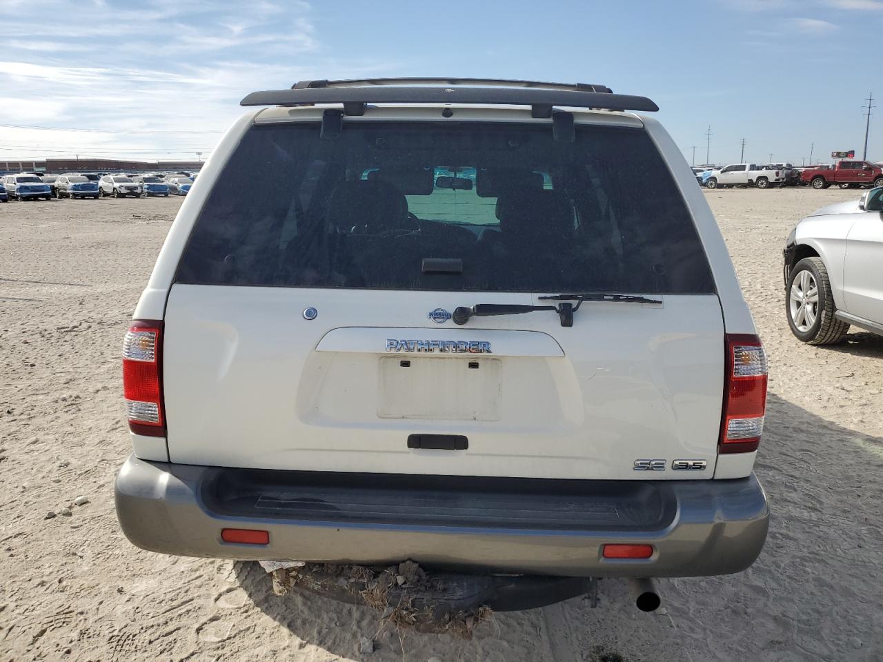 2001 Nissan Pathfinder - Image 6