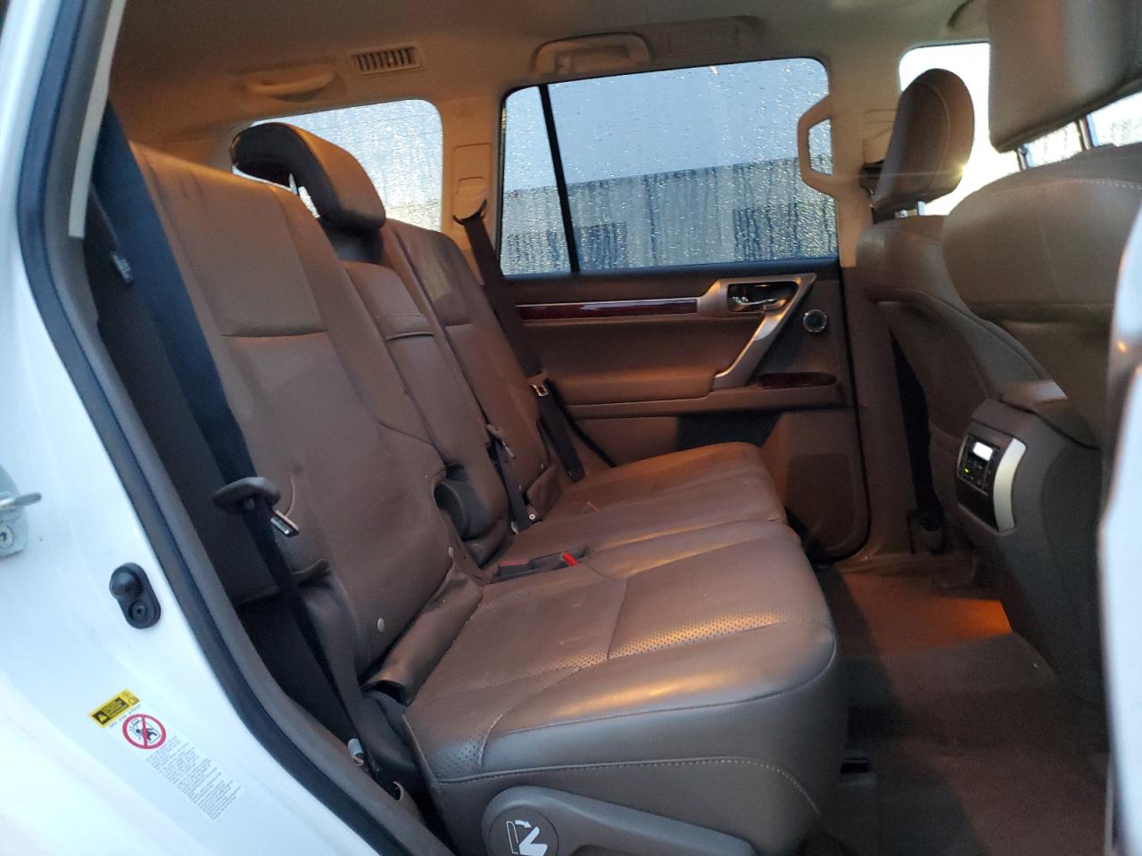 2016 Lexus GX - Image 11
