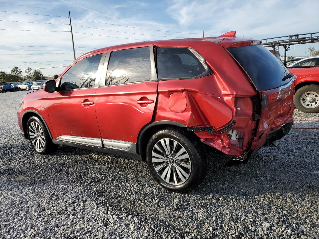 2019 Mitsubishi Outlander - Image 2