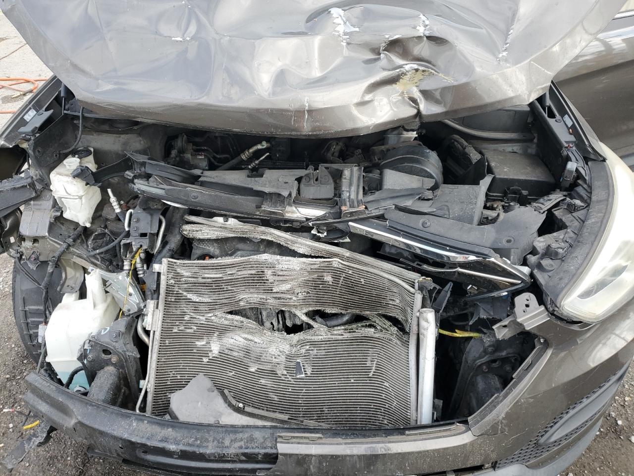2014 Hyundai Santa Fe - Image 12